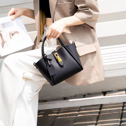 Melo “Elina Tote” – Elegante Leder-Handtasche mit Tuch-Detail